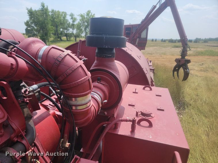 image for item LQ9041 Mobark horizontal grinder