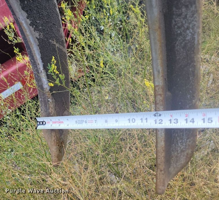 image for item LQ9041 Mobark horizontal grinder