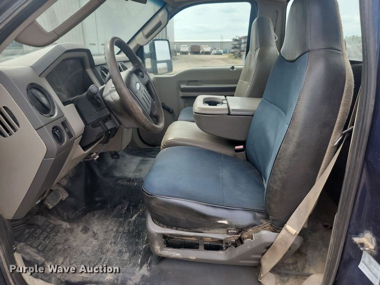 image for item LQ9067 2008 Ford F550 Super Duty XL  truck cab and chassis