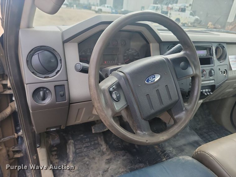 image for item LQ9067 2008 Ford F550 Super Duty XL  truck cab and chassis