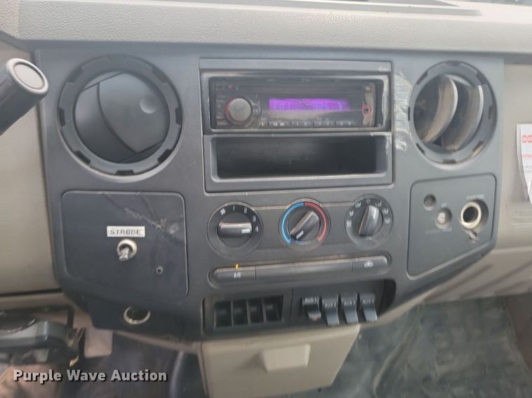 image for item LQ9067 2008 Ford F550 Super Duty XL  truck cab and chassis