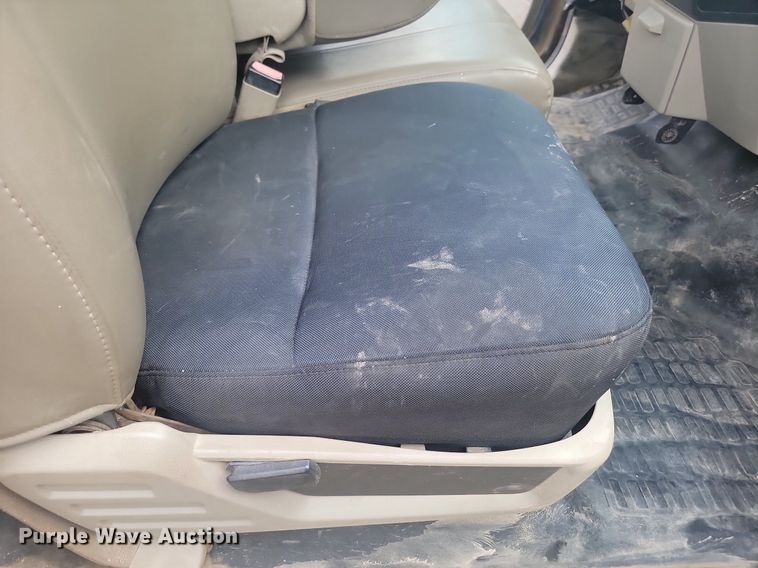 image for item LQ9067 2008 Ford F550 Super Duty XL  truck cab and chassis