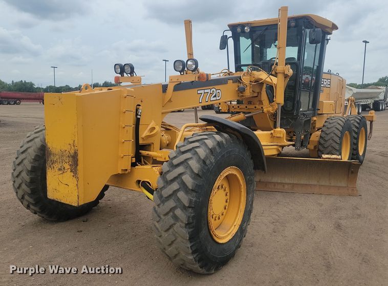 image for item LQ9068 2007 John Deere 772D  motor grader