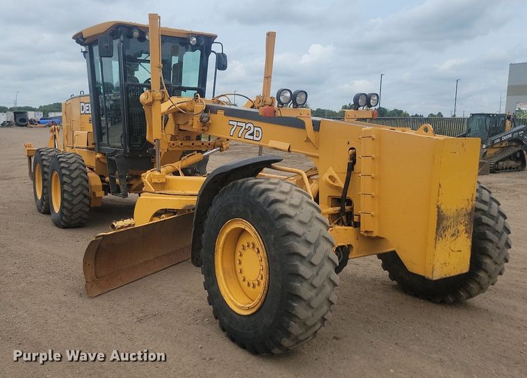 image for item LQ9068 2007 John Deere 772D  motor grader