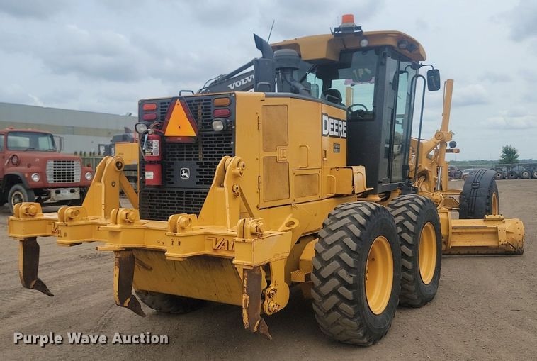 image for item LQ9068 2007 John Deere 772D  motor grader