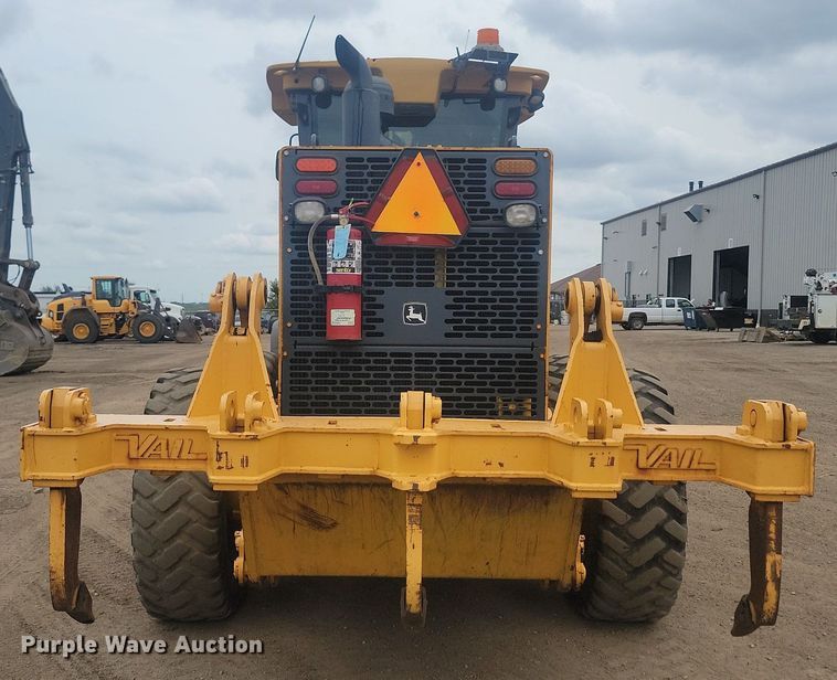 image for item LQ9068 2007 John Deere 772D  motor grader