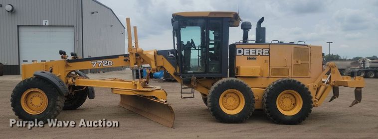 image for item LQ9068 2007 John Deere 772D  motor grader