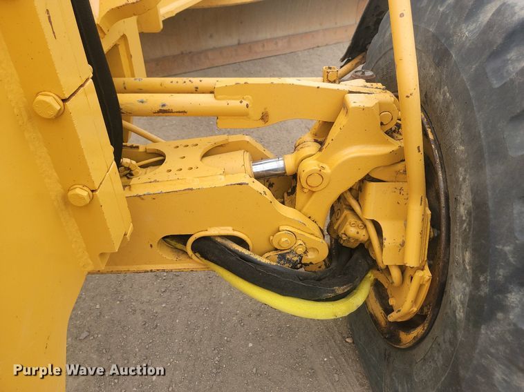 image for item LQ9068 2007 John Deere 772D  motor grader