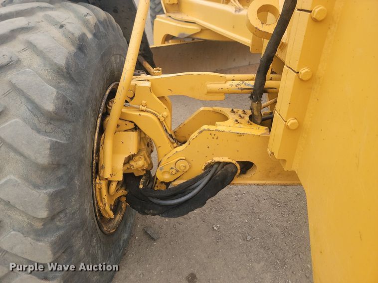 image for item LQ9068 2007 John Deere 772D  motor grader