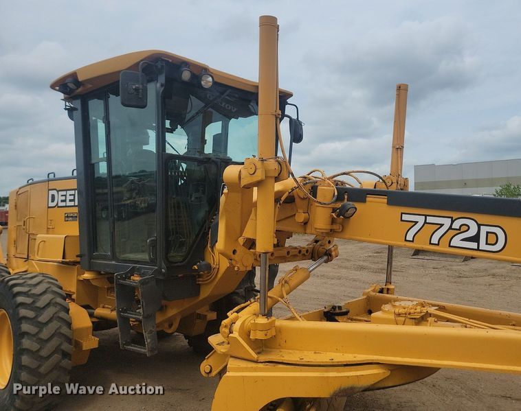 image for item LQ9068 2007 John Deere 772D  motor grader
