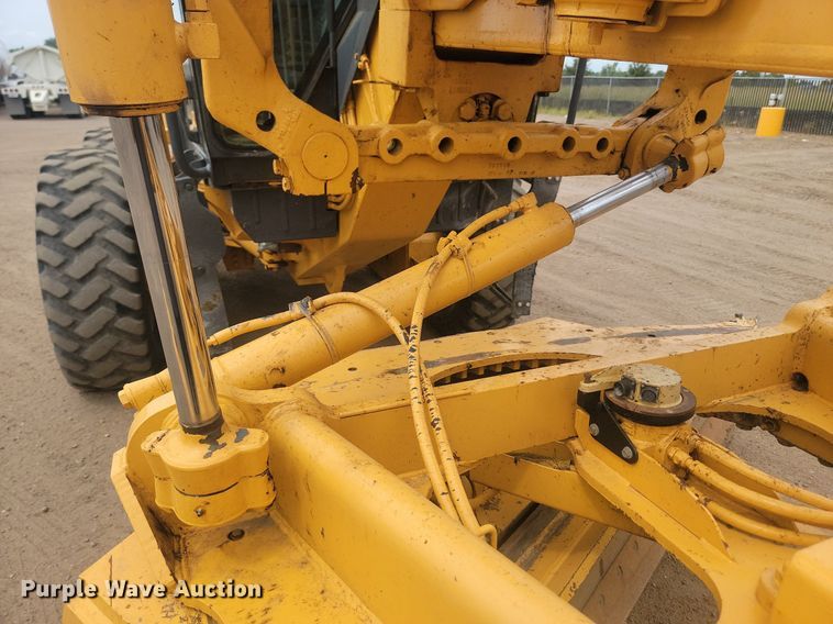 image for item LQ9068 2007 John Deere 772D  motor grader