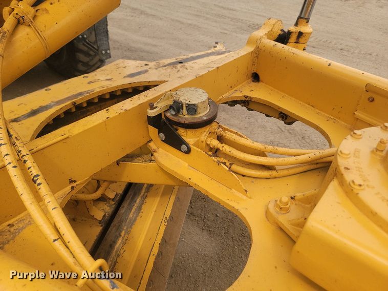 image for item LQ9068 2007 John Deere 772D  motor grader