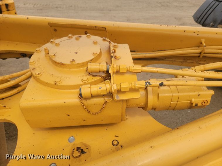 image for item LQ9068 2007 John Deere 772D  motor grader