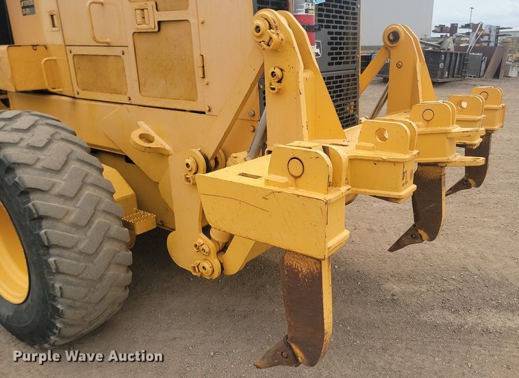 image for item LQ9068 2007 John Deere 772D  motor grader