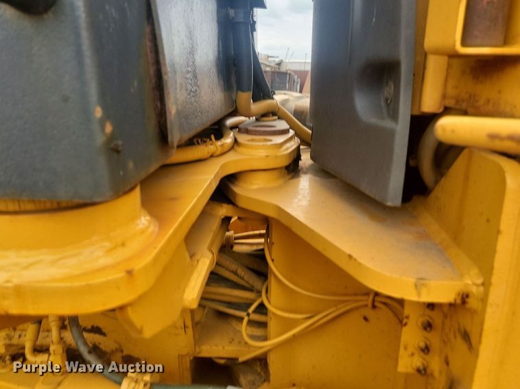 image for item LQ9068 2007 John Deere 772D  motor grader