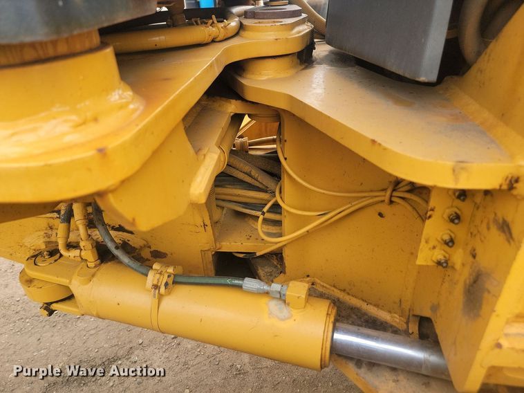 image for item LQ9068 2007 John Deere 772D  motor grader