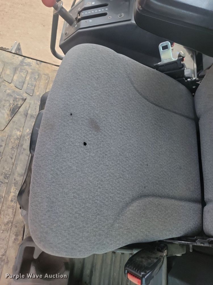 image for item LQ9068 2007 John Deere 772D  motor grader