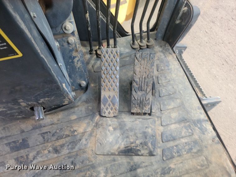 image for item LQ9068 2007 John Deere 772D  motor grader