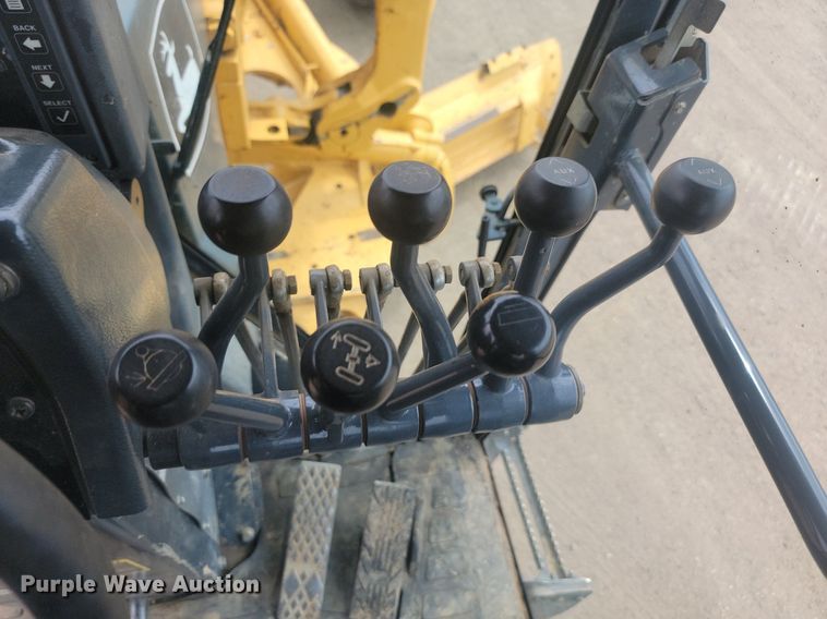 image for item LQ9068 2007 John Deere 772D  motor grader