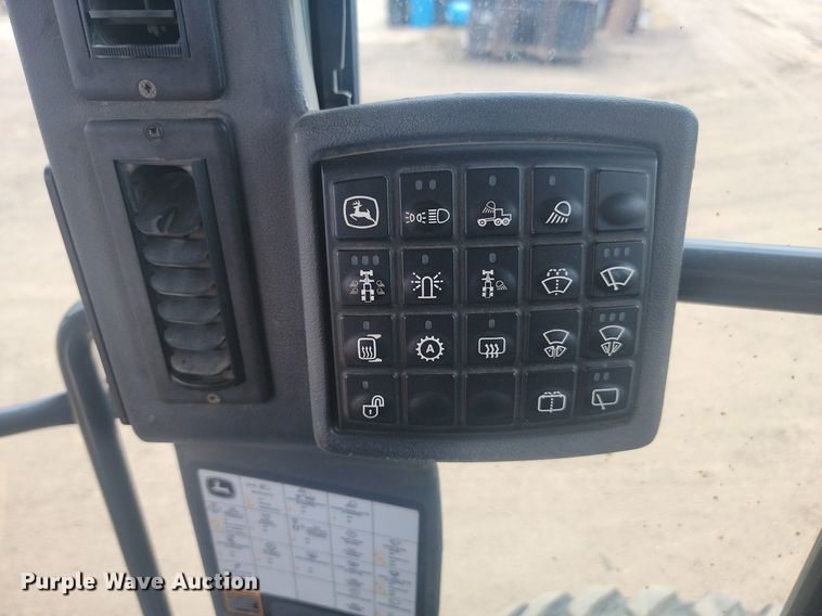 image for item LQ9068 2007 John Deere 772D  motor grader