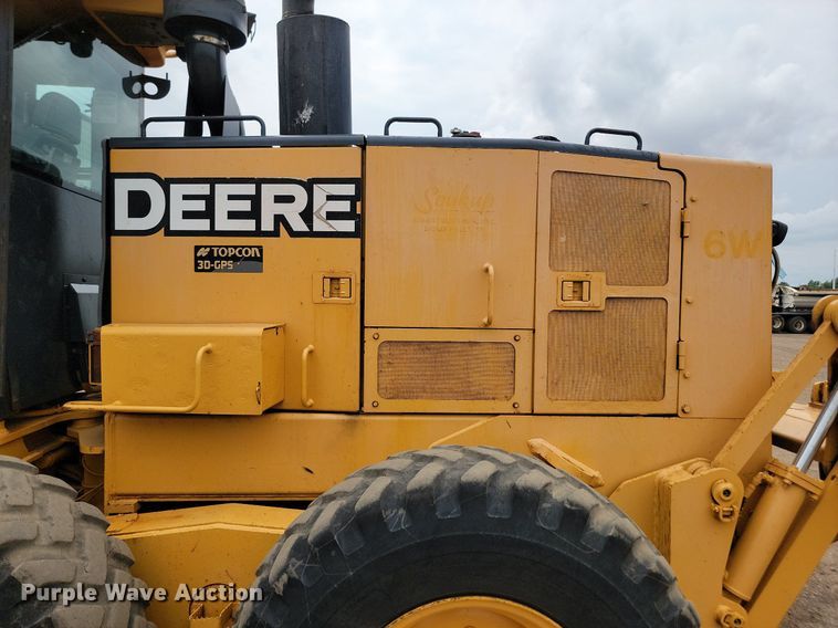 image for item LQ9068 2007 John Deere 772D  motor grader