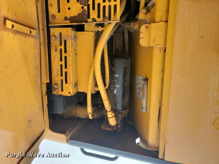 image for item LQ9068 2007 John Deere 772D  motor grader