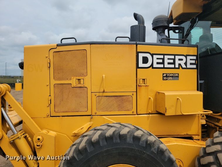 image for item LQ9068 2007 John Deere 772D  motor grader