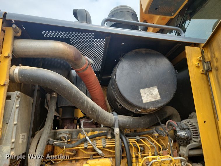 image for item LQ9068 2007 John Deere 772D  motor grader