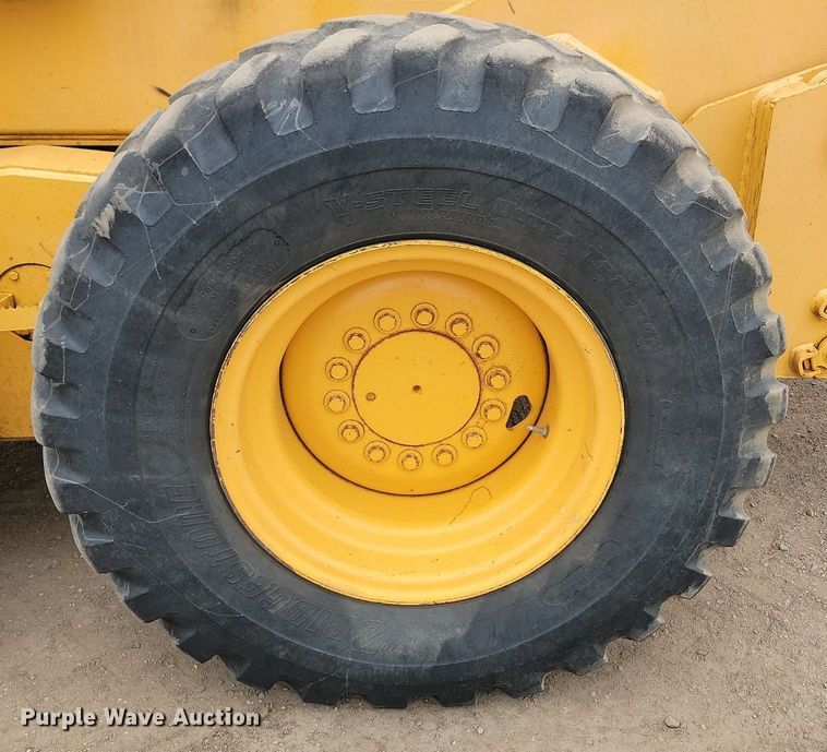 image for item LQ9068 2007 John Deere 772D  motor grader