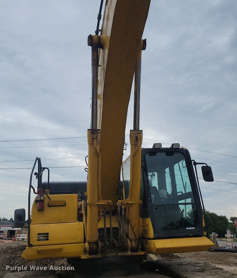 image for item LQ9076 2012 Komatsu PC490LC-10  excavator