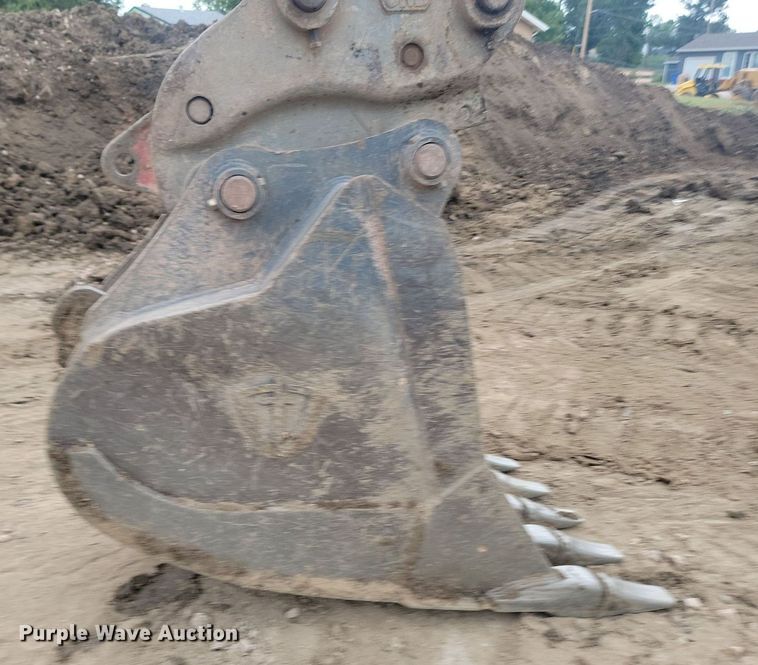 image for item LQ9076 2012 Komatsu PC490LC-10  excavator
