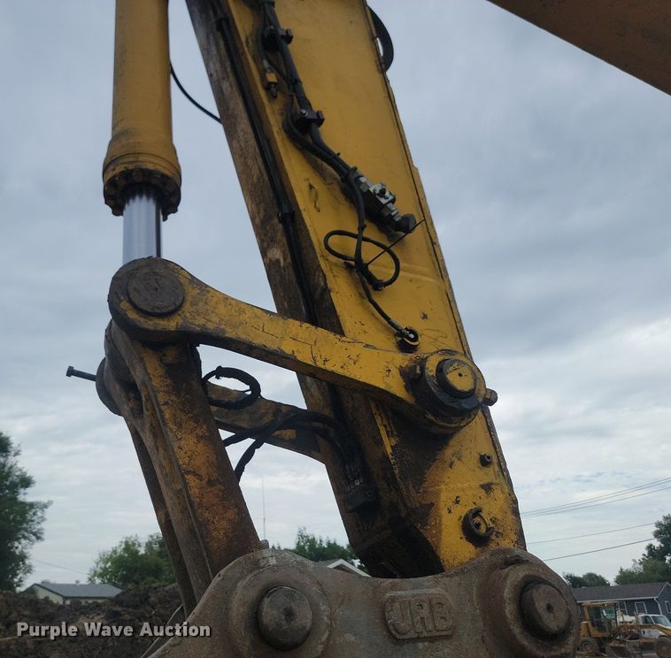 image for item LQ9076 2012 Komatsu PC490LC-10  excavator