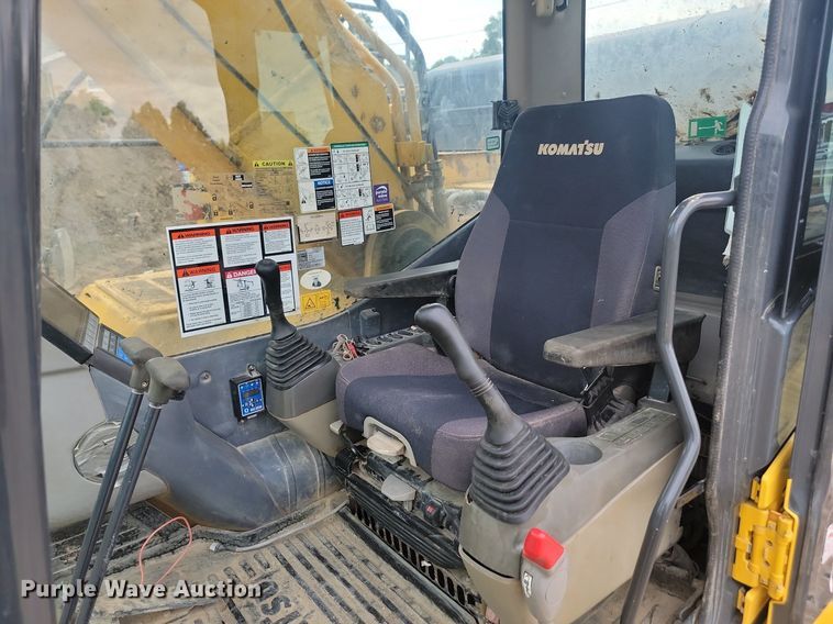 image for item LQ9076 2012 Komatsu PC490LC-10  excavator