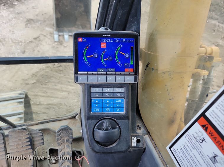 image for item LQ9076 2012 Komatsu PC490LC-10  excavator