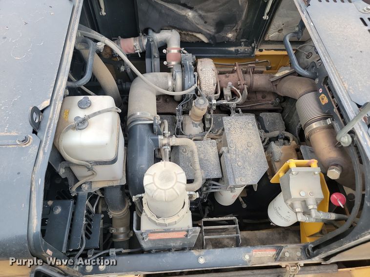 image for item LQ9076 2012 Komatsu PC490LC-10  excavator