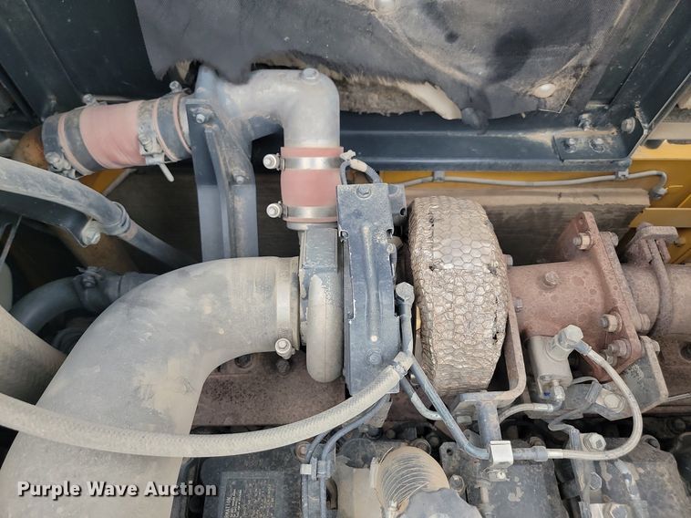 image for item LQ9076 2012 Komatsu PC490LC-10  excavator