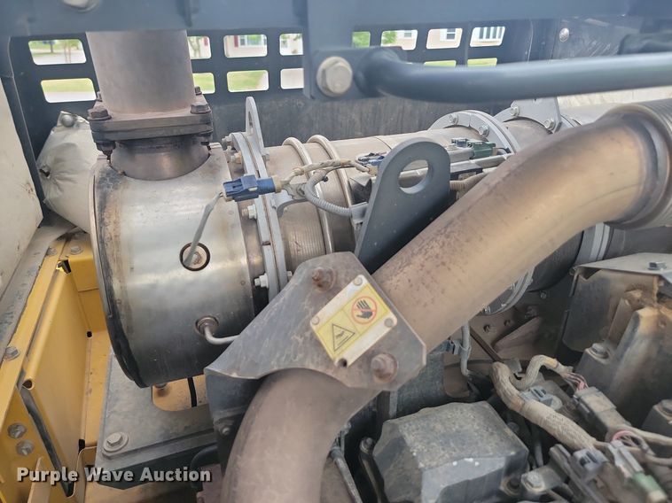 image for item LQ9076 2012 Komatsu PC490LC-10  excavator