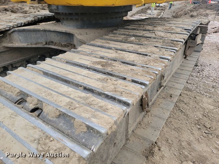 image for item LQ9076 2012 Komatsu PC490LC-10  excavator