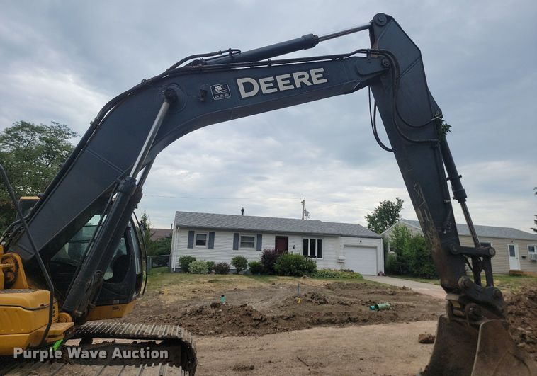image for item LQ9077 2013 John Deere 350G LC  excavator