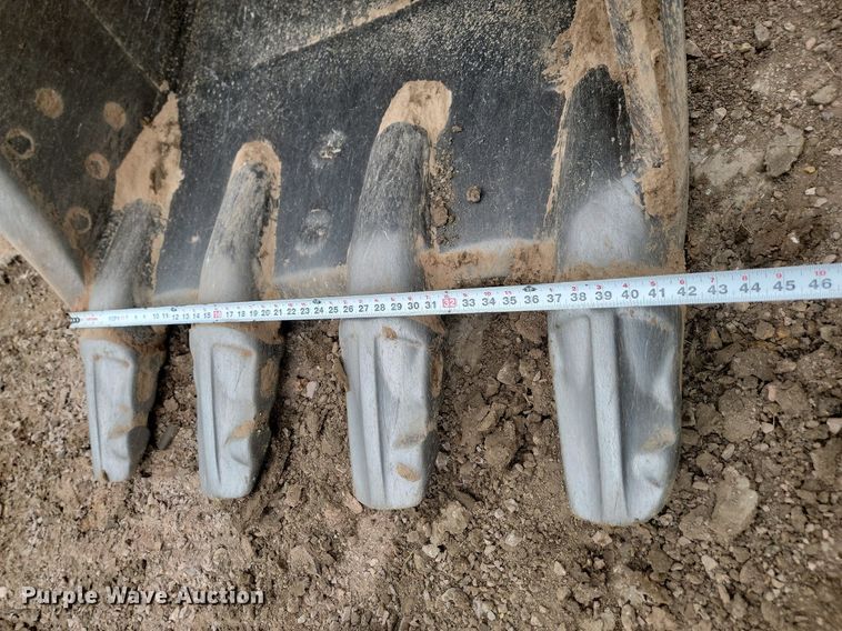 image for item LQ9077 2013 John Deere 350G LC  excavator