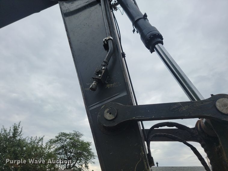 image for item LQ9077 2013 John Deere 350G LC  excavator