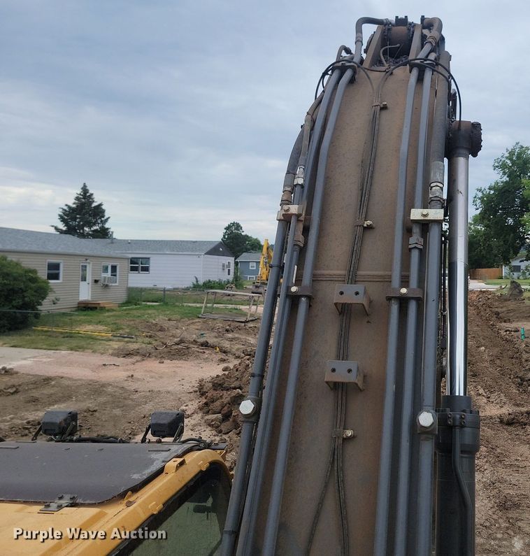 image for item LQ9077 2013 John Deere 350G LC  excavator