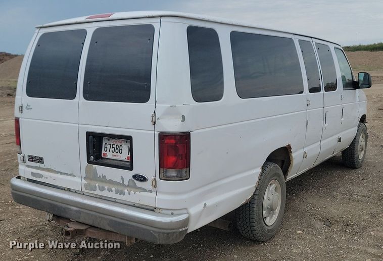 image for item LQ9078 2003 Ford E350  van