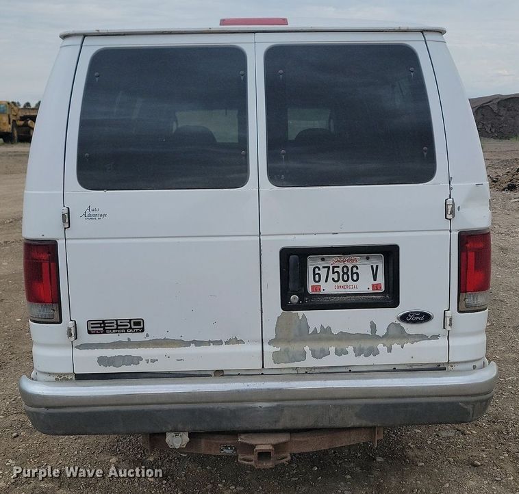 image for item LQ9078 2003 Ford E350  van