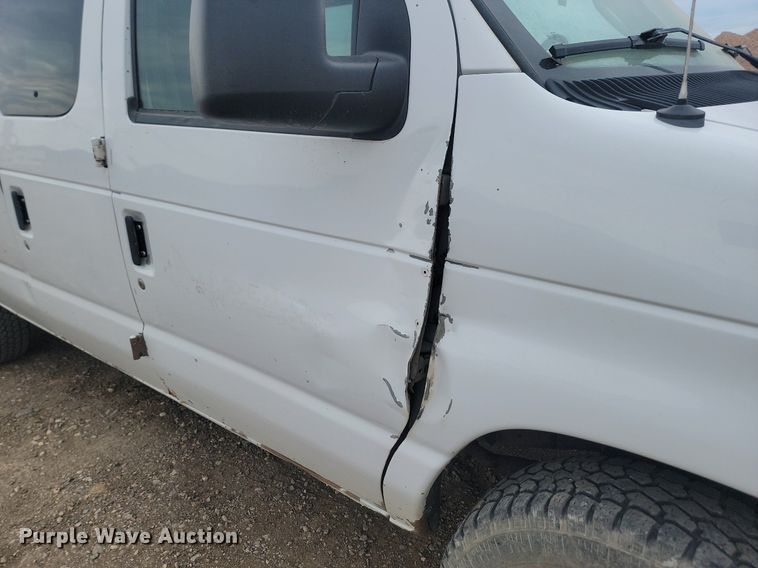 image for item LQ9078 2003 Ford E350  van