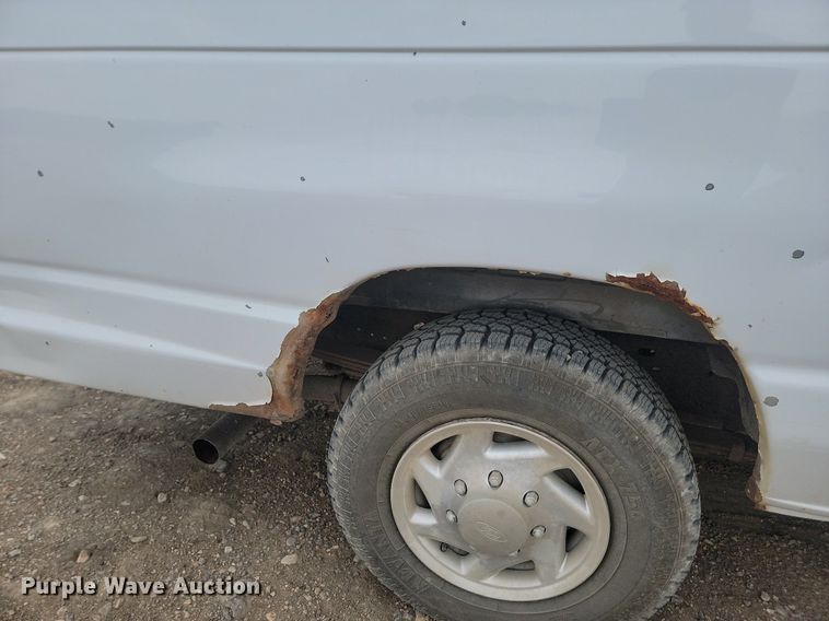 image for item LQ9078 2003 Ford E350  van