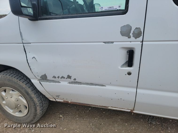 image for item LQ9078 2003 Ford E350  van