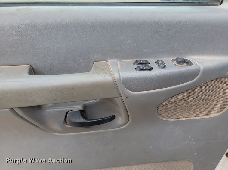 image for item LQ9078 2003 Ford E350  van