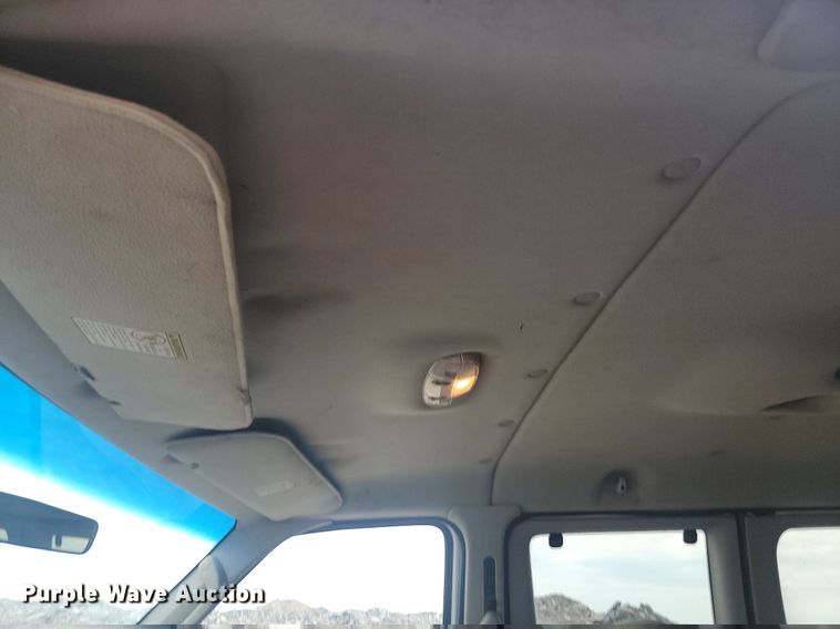 image for item LQ9078 2003 Ford E350  van