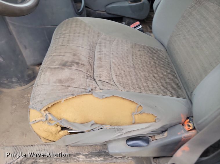 image for item LQ9078 2003 Ford E350  van